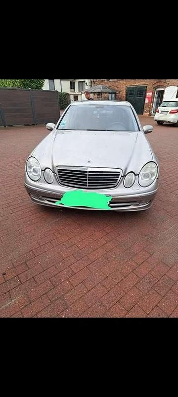 Gebraucht Mercedes E350 Avantgarde 204 PS (150 kW) 2004 Grau Limousine