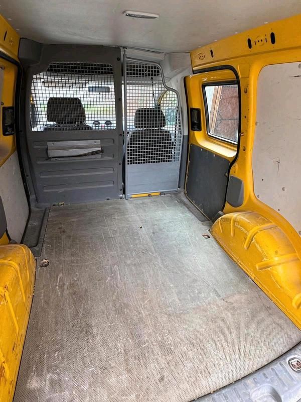 Second-hand VW Caddy 69 CP (50 kW) 2009 Galben Monovolum