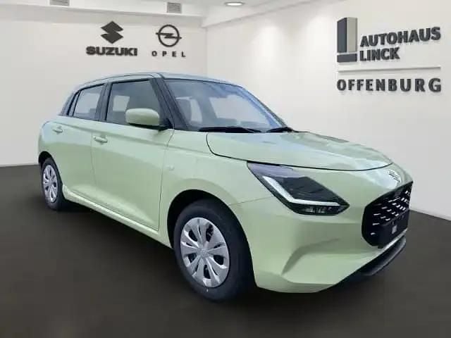 Gebraucht Suzuki Swift Club 83 PS (61 kW) 2024 Schwarz Kleinwagen