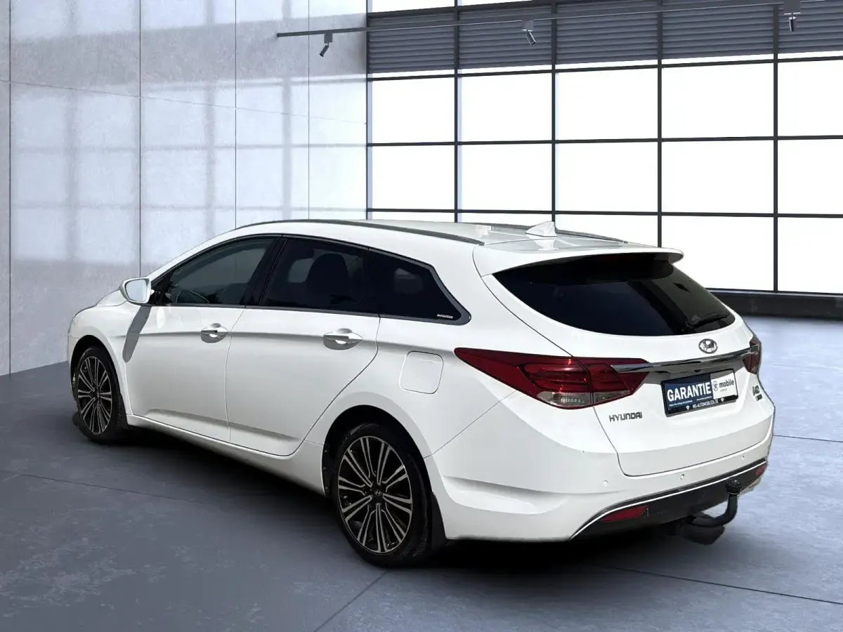 Gebraucht Hyundai i40 165 PS (121 kW) 2017 Weiß Kombi