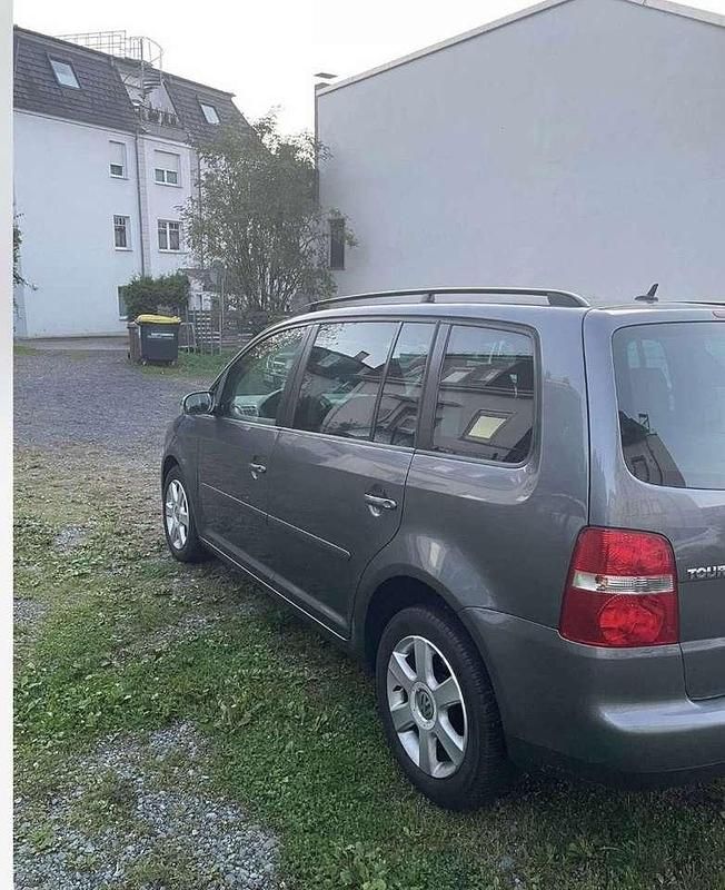 Gebraucht 2006 VW Touran Trendline Van / Kleinbus | 2.800 € (Teuer) - Bild 1/4
