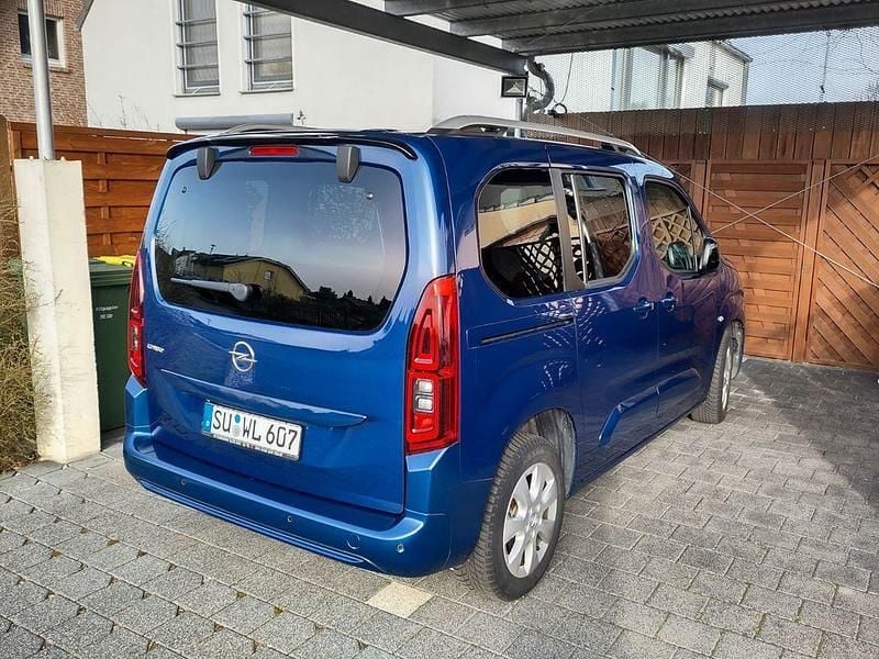 Gebraucht Opel Combo Life Edition 131 PS (96 kW) 2022 Blau Van / Kleinbus