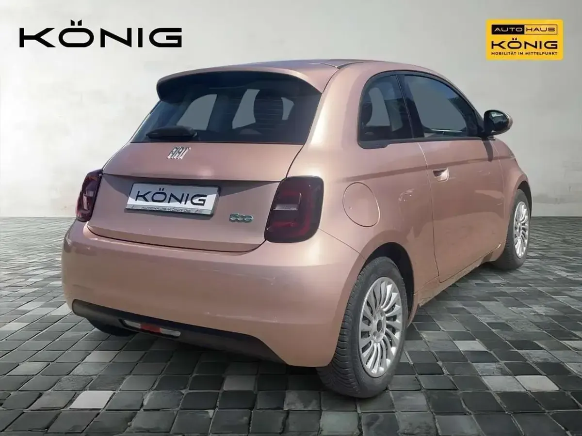 Gebraucht Fiat 500e Icon 81 kW (111 PS) 2023 Rose gold (5cf) Kleinwagen