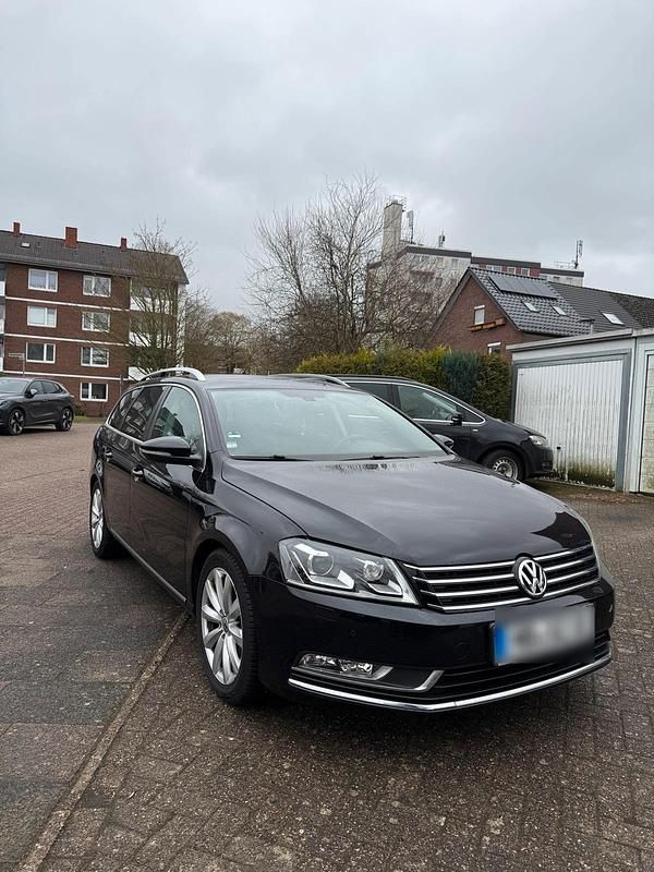 Gebraucht VW Passat 140 PS (102 kW) 2013 Schwarz Kombi