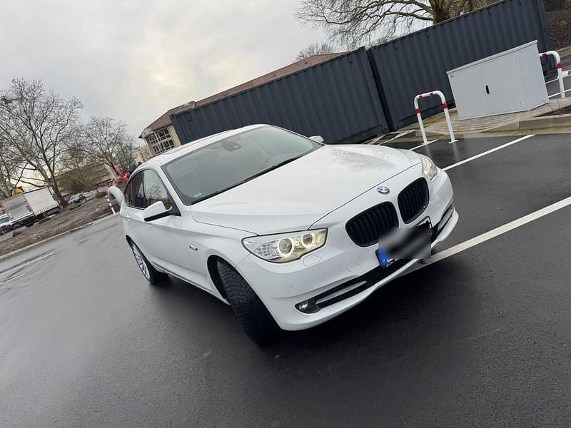Weiß Gebraucht 2010 BMW 530 Gran Turismo Limousine | 9.500 € (Fairer Preis) - Bild 1/4