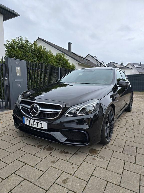 Schwarz Gebraucht 2013 Mercedes E63 AMG AMG Limousine | 44.000 € (Teuer) - Bild 1/4