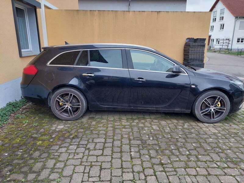 Schwarz Gebraucht 2011 Opel Insignia Kombi | 6.200 € (Fairer Preis) - Bild 1/4