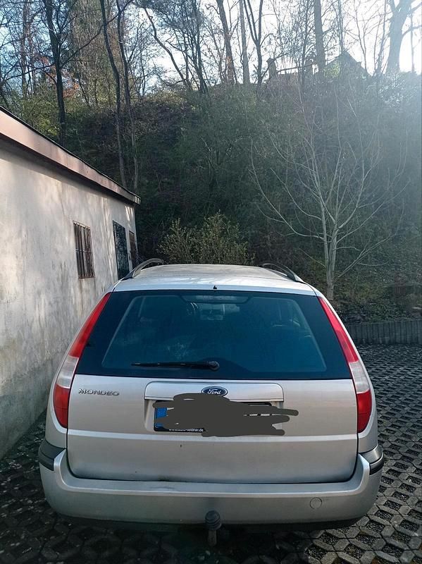Gebraucht Ford Mondeo 110 PS (80 kW) 2004 Grau Kombi