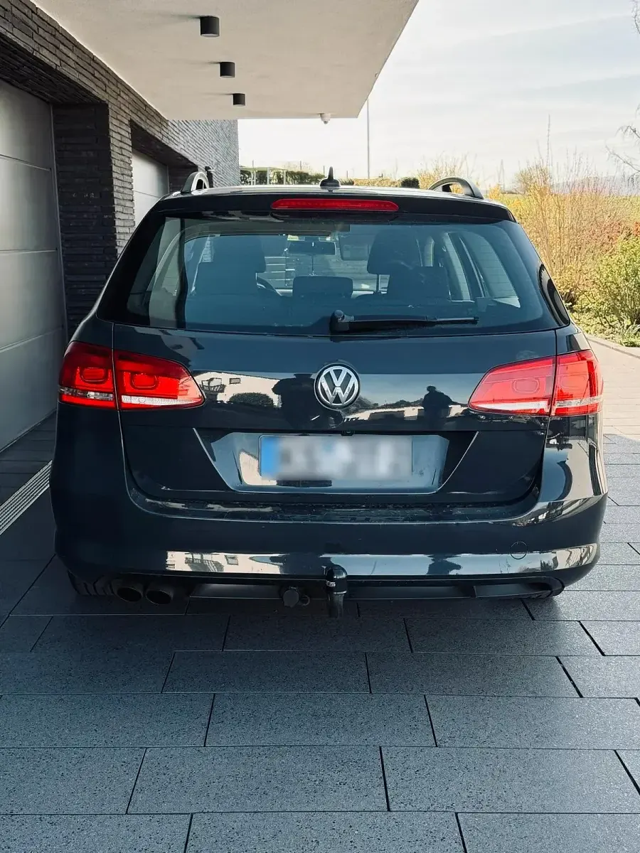 Gebraucht VW Passat 140 PS (102 kW) 2012 Grau Kombi