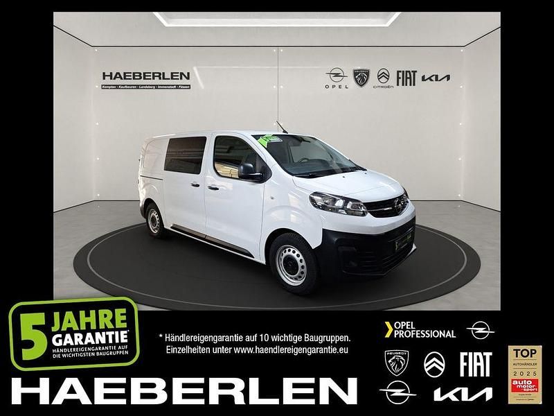 Jade weiss/arktis weiss Gebraucht 2022 Opel Vivaro-e Combi Edition Van | 16.590 € (Superpreis) - Bild 1/4
