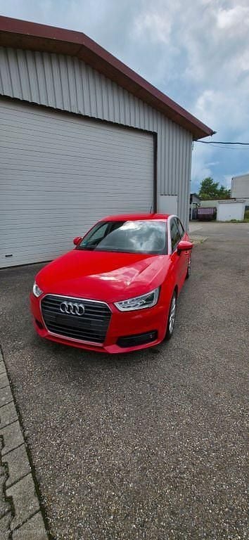 Rot Gebraucht 2015 Audi A1 Sportback Design Kleinwagen | 13.900 € (Fairer Preis) - Bild 1/4