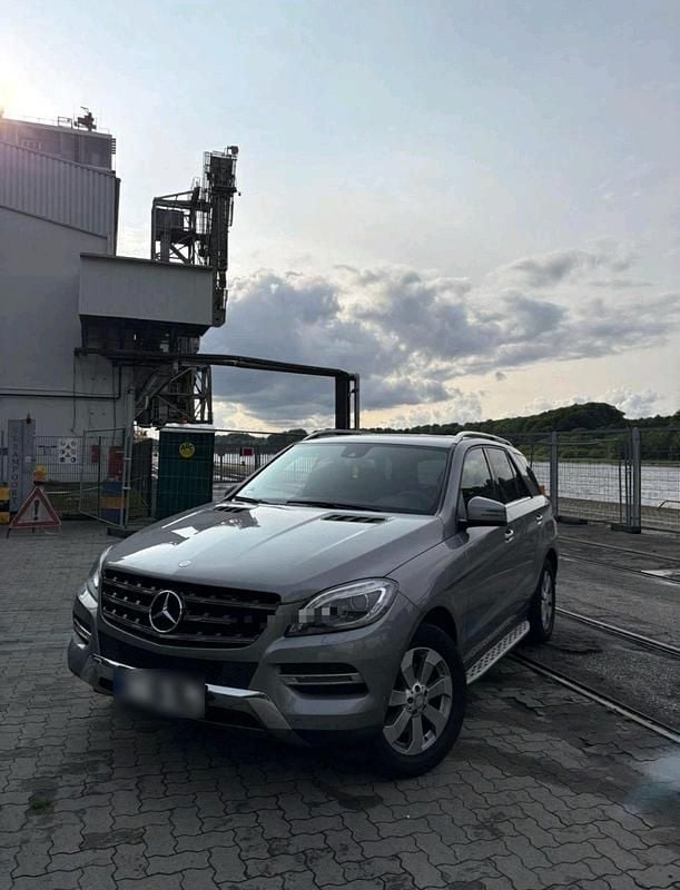 Gebraucht Mercedes ML250 204 PS (150 kW) 2014 Grau SUV