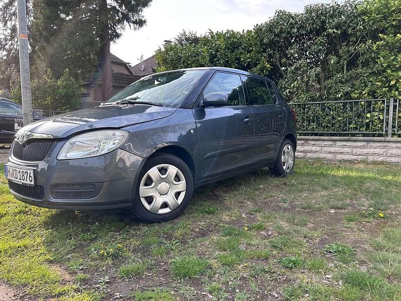 Grün Gebraucht 2009 Skoda Fabia Kombi | 2.000 € (Fairer Preis) - Bild 1/4
