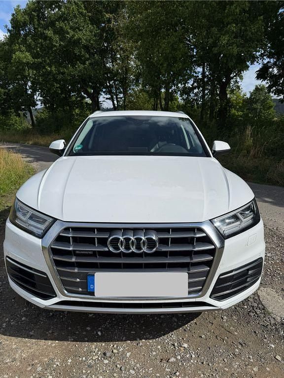 Weiß Gebraucht 2019 Audi Q5 Design SUV | 29.000 € (Fairer Preis) - Bild 1/4