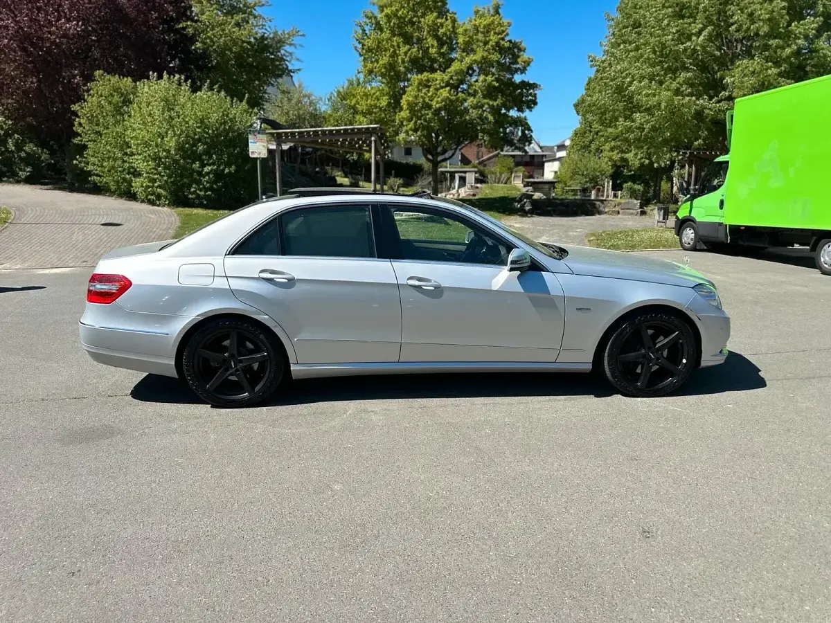 Second-hand Mercedes E350 231 CP (169 kW) 2010 Argintiu Berlinǎ