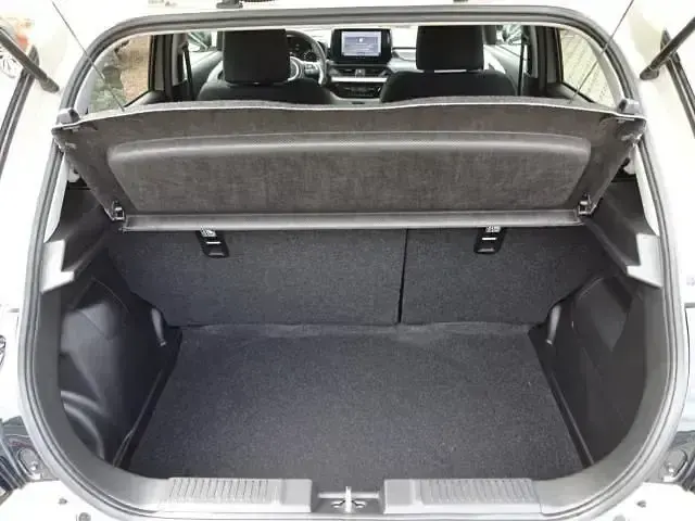 Gebraucht Suzuki Swift Comfort 83 PS (61 kW) 2025 Caravan ivory pearl metallic Kleinwagen