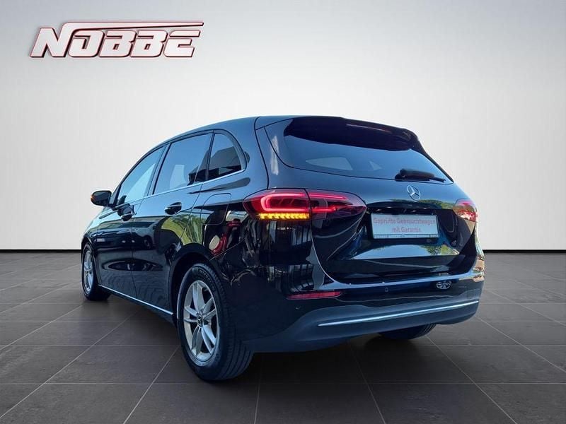 Gebraucht Mercedes B180 Style 136 PS (100 kW) 2020 Nachtschwarz Van / Kleinbus