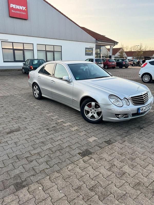 Gebraucht Mercedes E320 Avantgarde 224 PS (164 kW) 2006 Grau Limousine