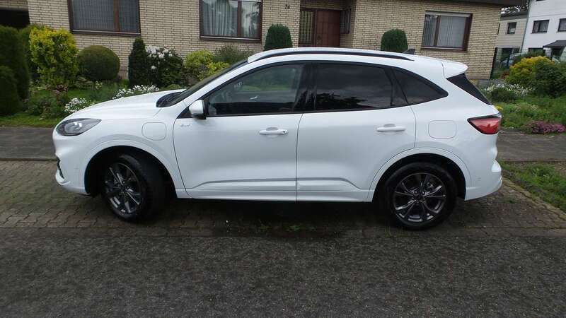 Weiß Gebraucht 2022 Ford Kuga ST-Line X SUV | 29.900 € (Fairer Preis) - Bild 1/4