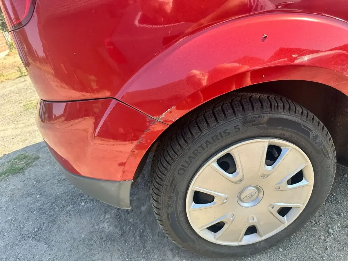 Gebraucht Ford Fiesta Ambiente 69 PS (50 kW) 2006 Rot Kleinwagen