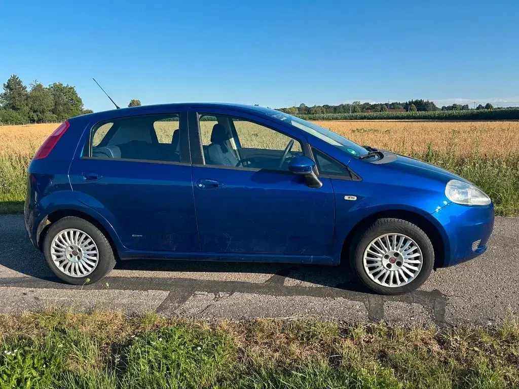 Gebraucht Fiat Grande Punto 77 PS (56 kW) 2008 Blau Kleinwagen