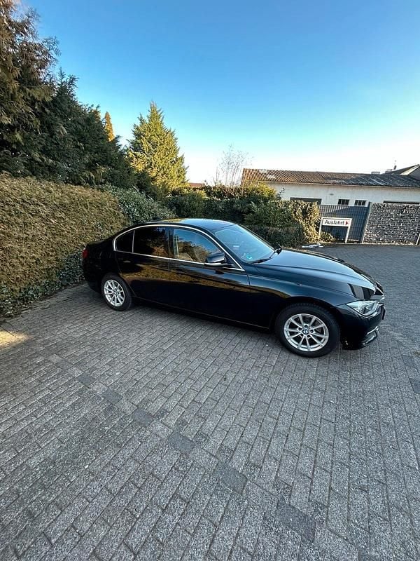 Gebraucht BMW 320 Luxury Line 190 PS (139 kW) 2017 Schwarz Limousine