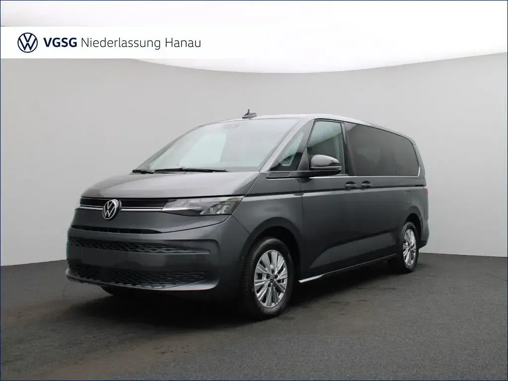 Gebraucht VW Multivan Life 150 PS (110 kW) 2025 Grau Van / Kleinbus