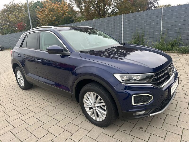 Blau Gebraucht 2019 VW T-Roc Elegance SUV | 23.990 € - Bild 1/4