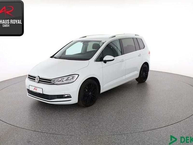 Pure white Gebraucht 2018 VW Touran Highline Van / Kleinbus | 23.480 € (Guter Preis) - Bild 1/4