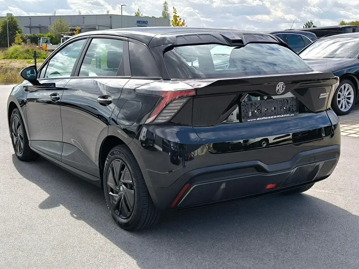 Gebraucht MG MG4 EV 125 kW (170 PS) 2023 Schwarz Kleinwagen