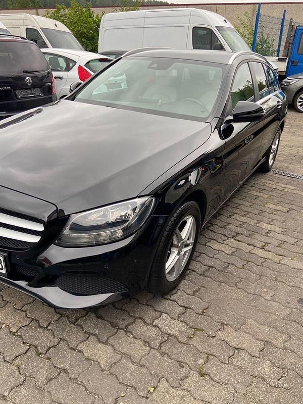Gebraucht Mercedes 220 173 PS (127 kW) 2015 Schwarz Kombi