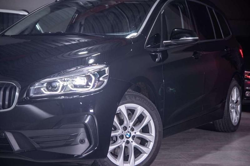 Gebraucht BMW 218 150 PS (110 kW) 2022 Schwarz ii/bonnet fluid black Van / Kleinbus
