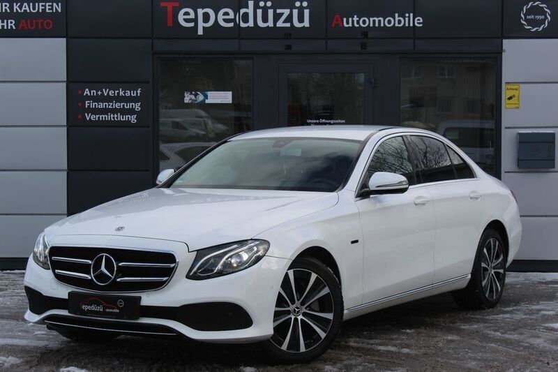 Weiß Gebraucht 2019 Mercedes E300 Limousine | 26.999 € (Guter Preis) - Bild 1/4