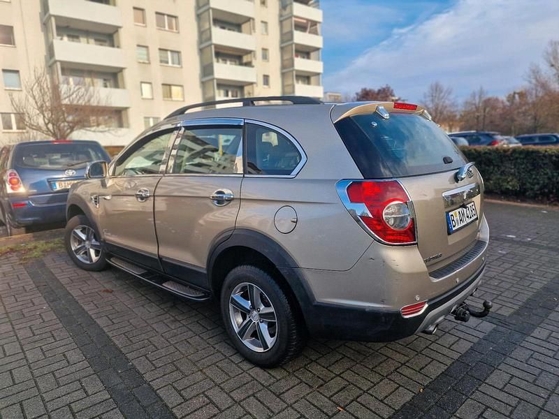 Gebraucht Chevrolet Captiva 150 PS (110 kW) 2009 Gold SUV