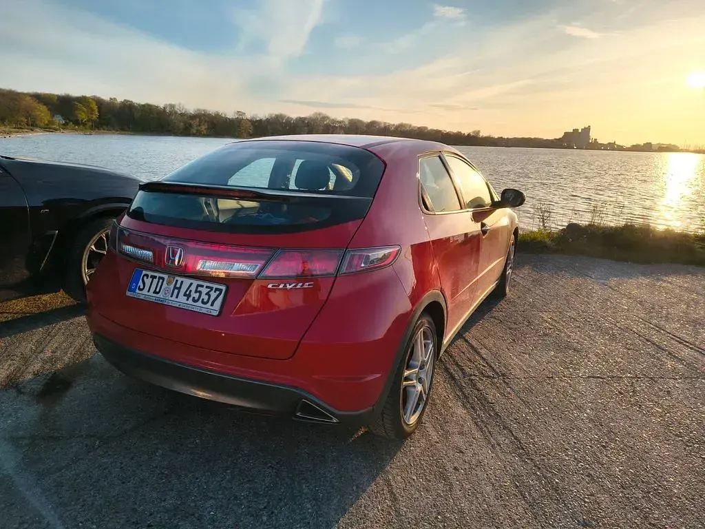 Gebraucht Honda Civic 99 PS (72 kW) 2010 Rot Limousine