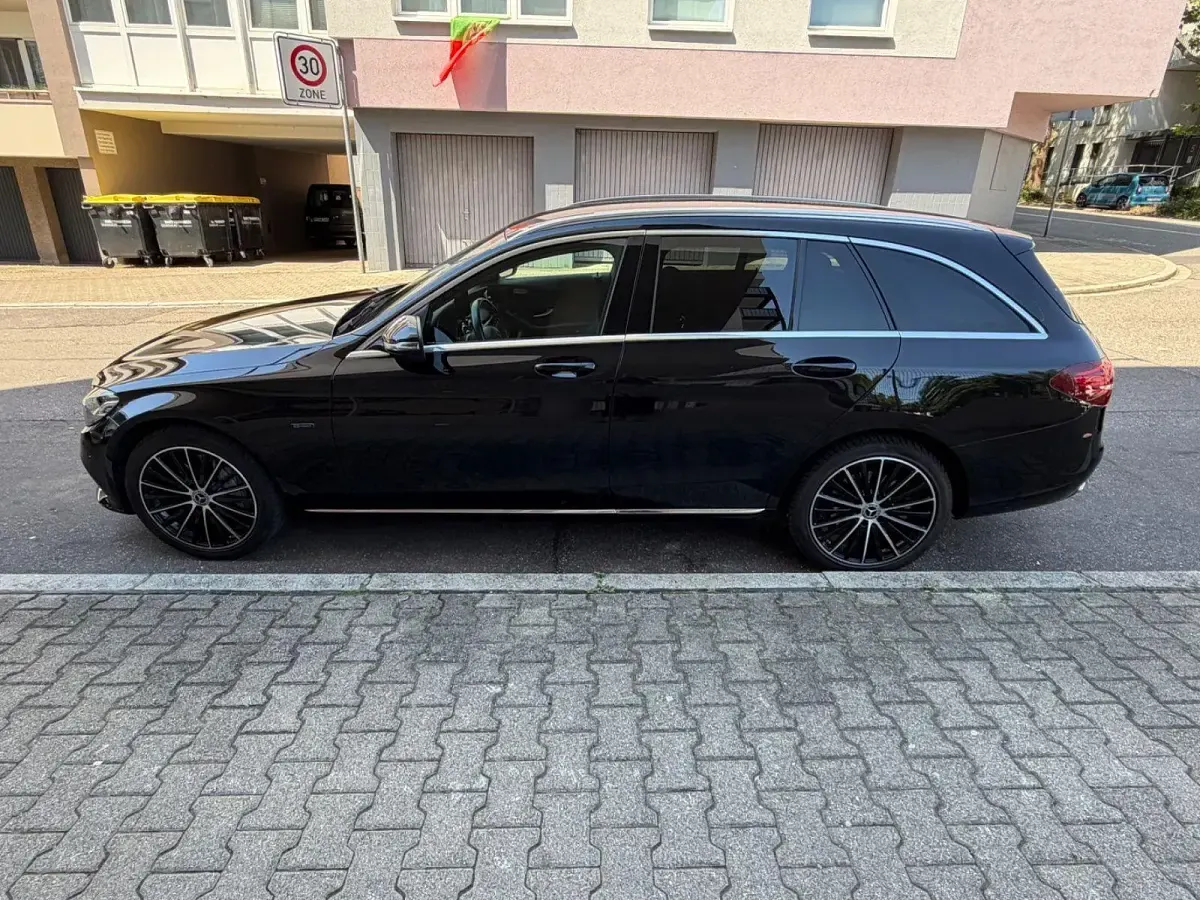 Gebraucht Mercedes E300 320 PS (235 kW) 2020 Schwarz Kombi