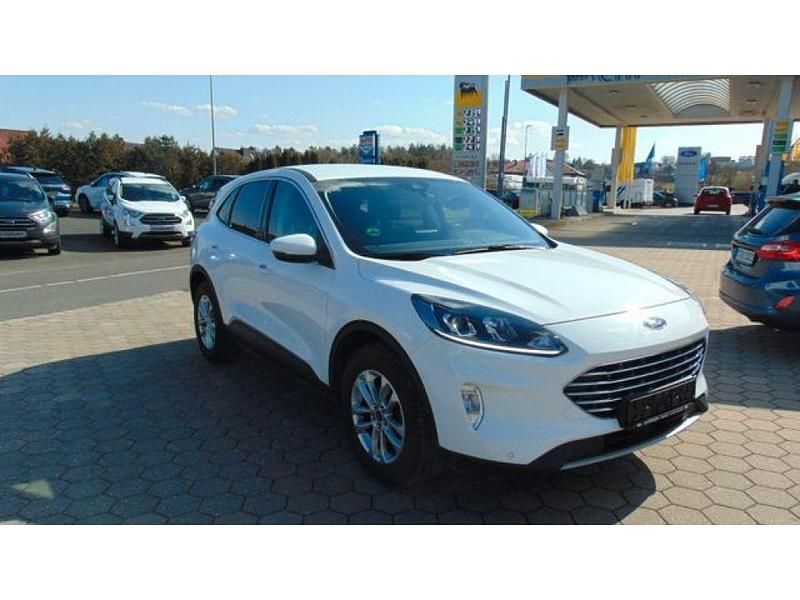 Gebraucht Ford Kuga Titanium 120 PS (88 kW) 2020 Weiß SUV