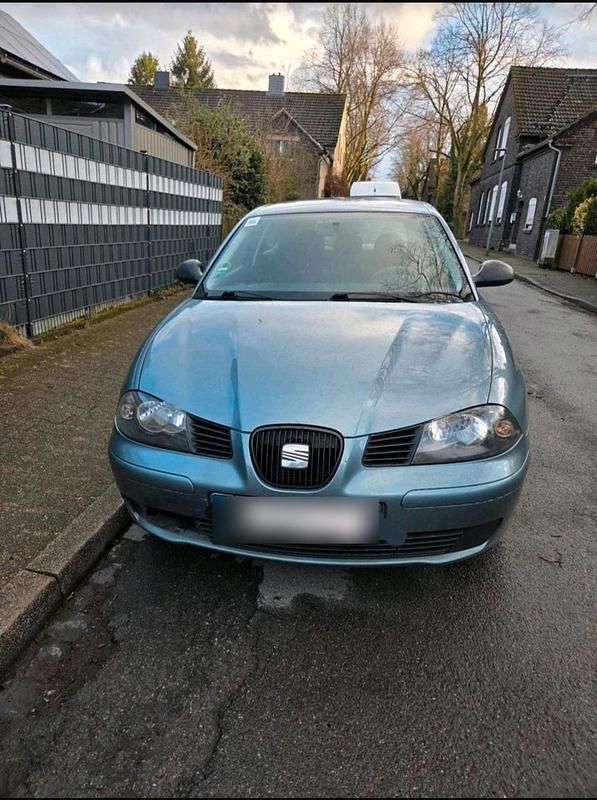 Second-hand Seat Ibiza 75 CP (55 kW) 2004 Albastru Hatchback