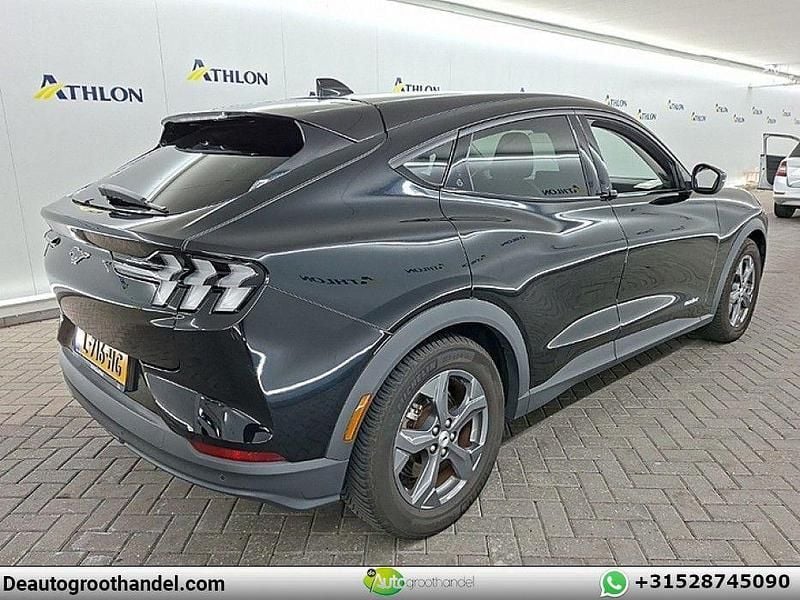 Second-hand Ford Mustang Mach-E 189 kW (258 CP) 2021 Negru SUV