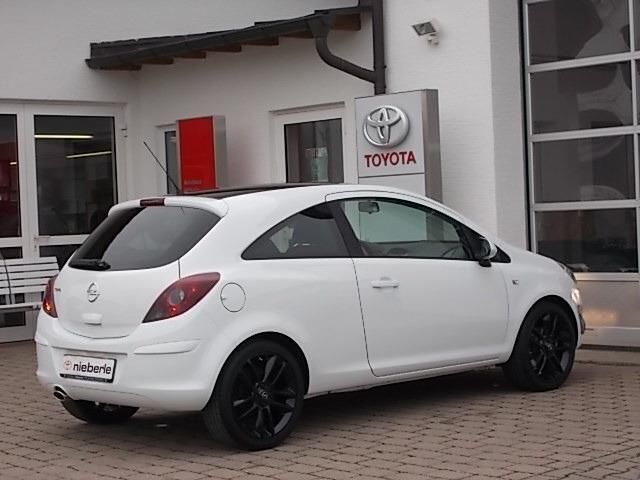 Gebraucht Opel Corsa Color Edition 87 PS (63 kW) 2011 Weiß Kleinwagen