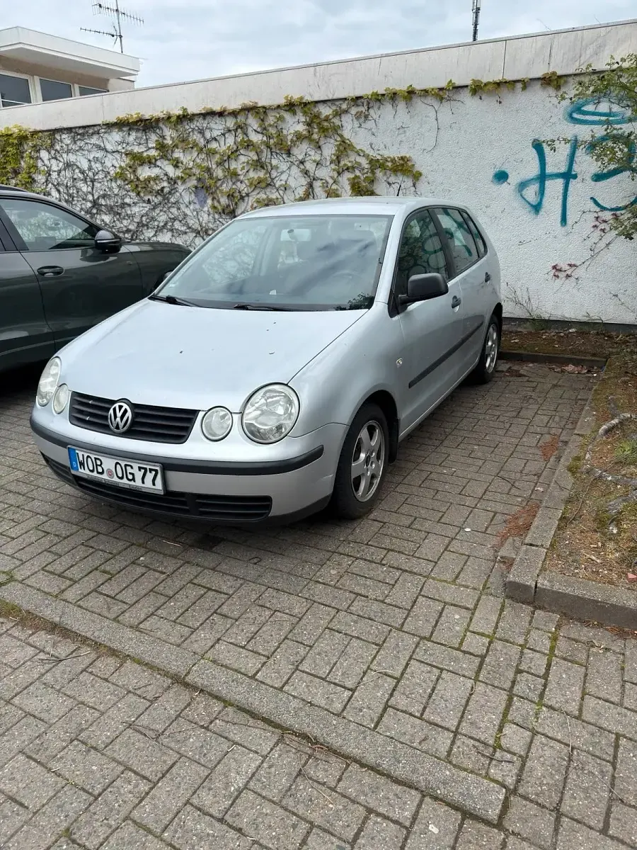 Gebraucht VW Polo 55 PS (40 kW) 2003 Silber Kleinwagen