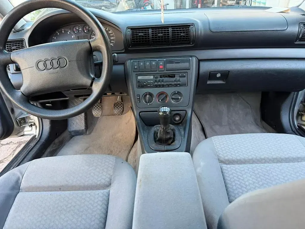 Brugt Audi A4 125 HK (91 kW) 1995 Sølv Sedan