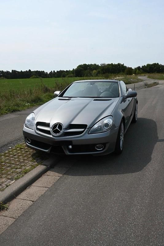 Silber Gebraucht 2008 Mercedes SLK200 Cabrio | 15.500 € (Teuer) - Bild 1/4