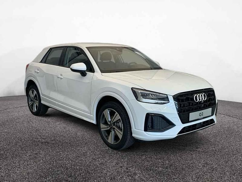 Neu Audi Q2 Advanced Plus 150 PS (110 kW) 2025 Gletscherweiß metallic SUV