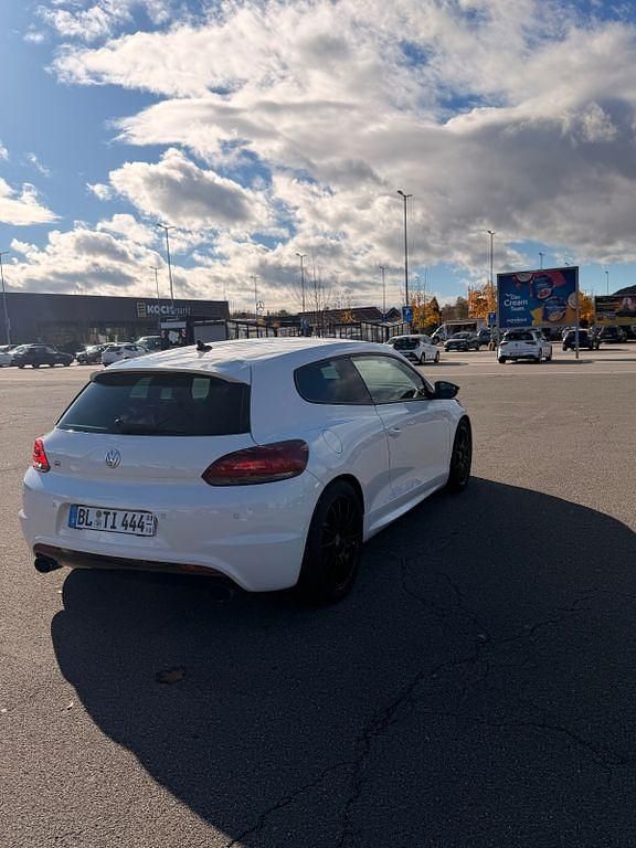 Gebraucht VW Scirocco R 265 PS (194 kW) 2011 Weiß Coupé
