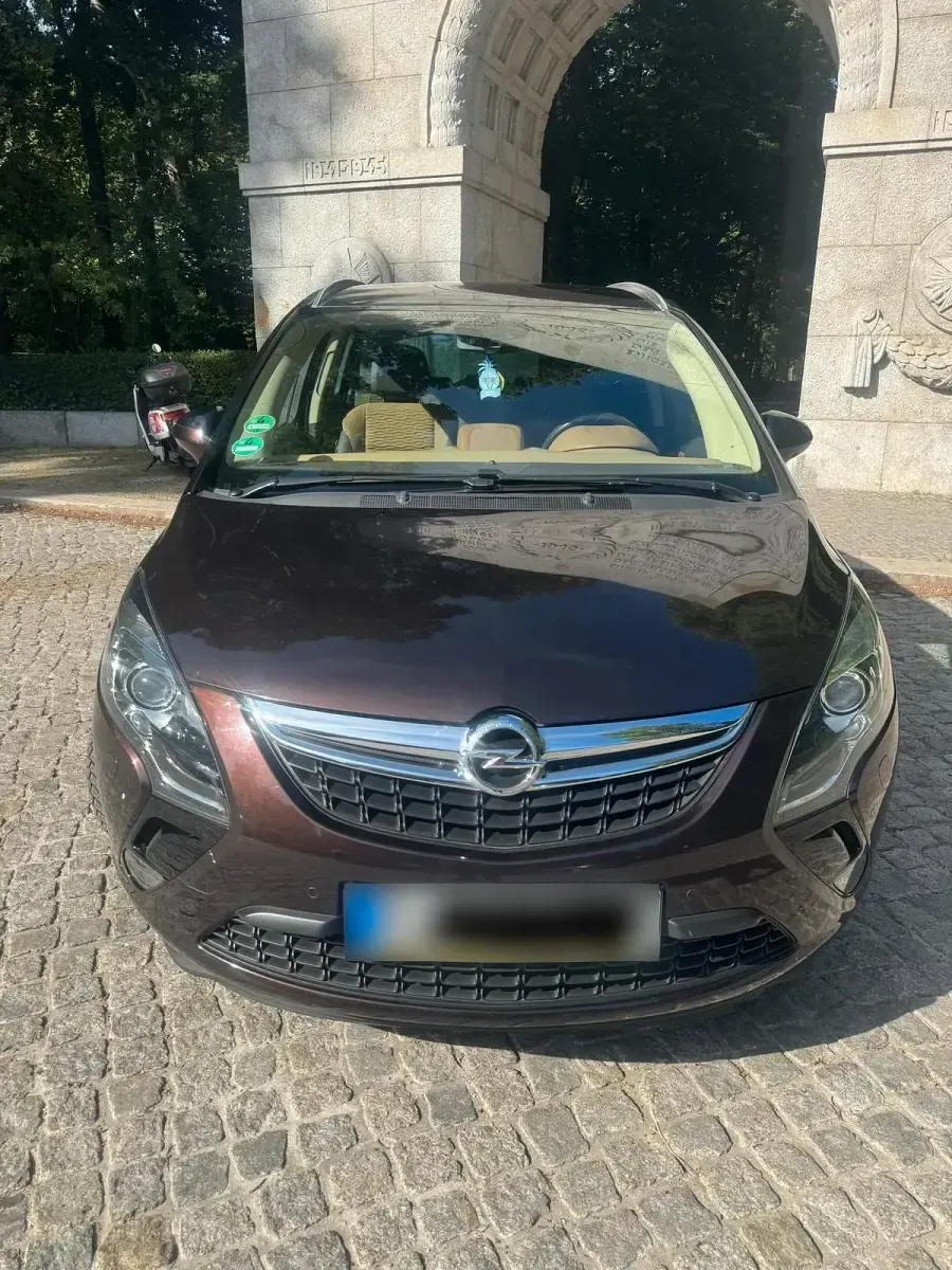 Gebraucht Opel Zafira 131 PS (96 kW) 2013 Braun Van / Kleinbus