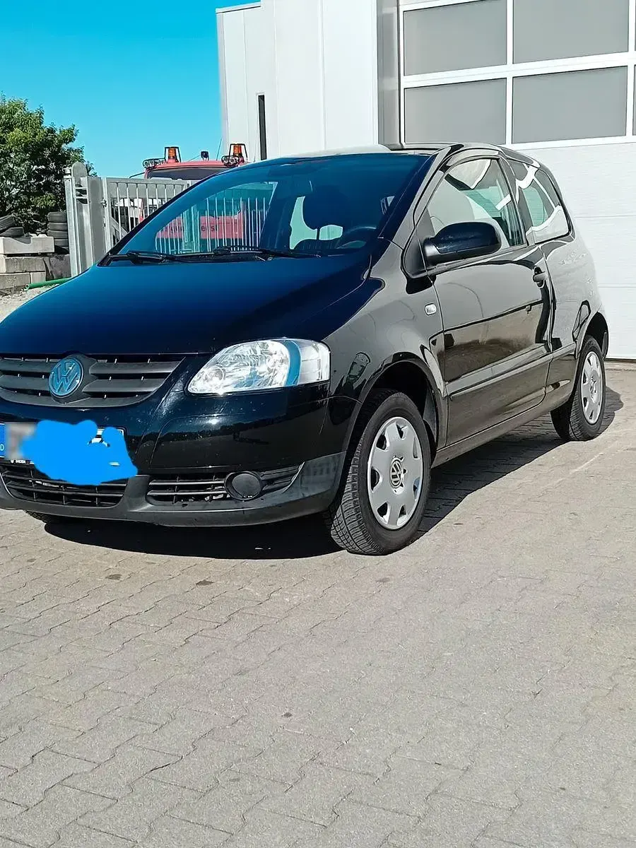 Gebraucht VW Fox 54 PS (39 kW) 2006 Schwarz Kleinwagen