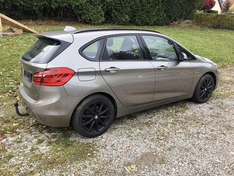 Gebraucht BMW 218 Advantage 136 PS (100 kW) 2016 Grau Van / Kleinbus
