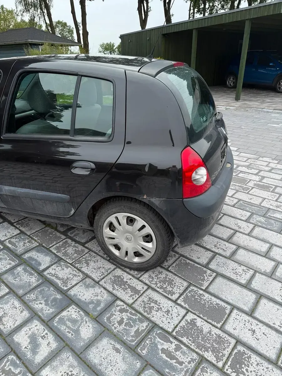 Gebraucht Renault Clio 75 PS (55 kW) 2005 Schwarz Kleinwagen