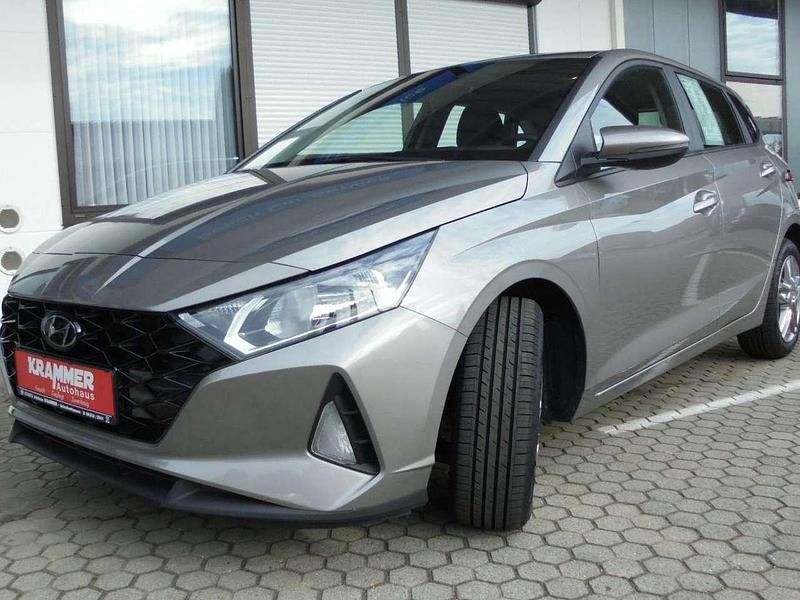Brass Gebraucht 2023 Hyundai i20 Essential Kleinwagen | 16.990 € (Fairer Preis) - Bild 1/4